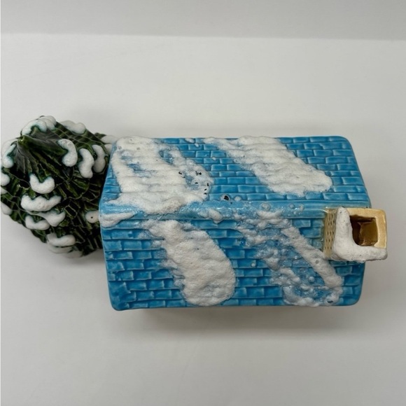 WP Pottery Ceramic Log Cabin Christmas Decor Light Up Village - Picture 4 of 12